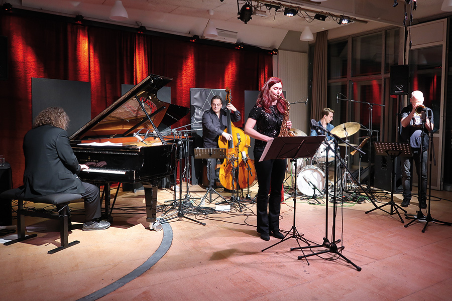 André Nendza, on canvas, martin sasse, angelika niescier, matthias bergmann, niklas walter, LOFT