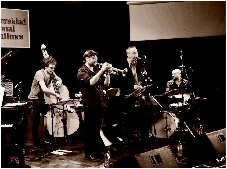 Rudi Mahall, Valentín Garvie, Sebastian Gramss, Thomas Sauerborn, LOFT, Fossile 4