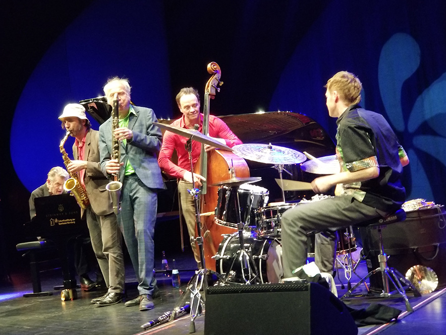 Henrik Walsdorff, Rudi Mahall, Jan Roder, Oli Steidle, Alexander von Schlippenbach, LOFT