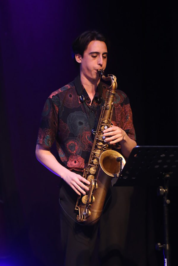 Rio Cosmo Robertson, Bachelorkonzert, LOFT